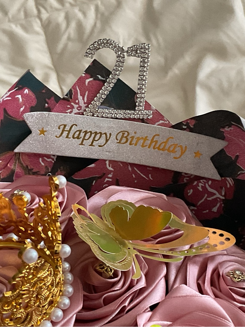 21 Happy Birthday Rose Bouquet/ Rosas Eternas with hello kitty covering - Picture 7 of 9